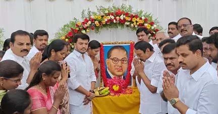 தமிழகத்தின் எதிர்கால சக்தியாக  விஜய்: செங்கோட்டையன் பேட்டி